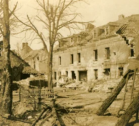 Glasbruket i Soissons, norra Frankrike, c1914-c1918