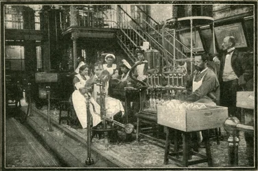 Detta är inredningen av ett av tsarernas destillerier., 1901.