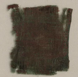 Tre fragment av italienskt gotiskt siden, 1300-tal.