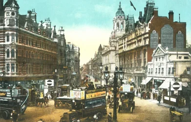 Tottenham Court Road, London, . DELETE, duplicera, se 580036379
