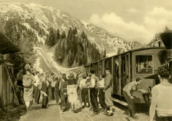 Turister vid Baumgartnerhaus Station på Schneeberg Railway, Nedre Österrike, c1935.