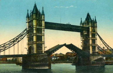 Tower Bridge, London, c1910.