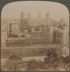 Tower of London - berömt gammalt palats och kunglighetens fängelse - England, 1901.
