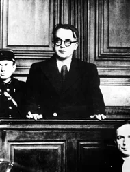 Rättegången mot den franske pronazistiske författaren Robert Brasillach, Paris, 1945