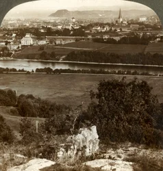 Trondhjem, dess hem, lager och katedral, mellan floden Nid och Fjorden, Norge, 1905.