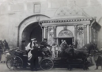 Tsarina Alexandra Fyodorovna besöker det iberiska kapellet, Moskva, Ryssland, 1900-talet