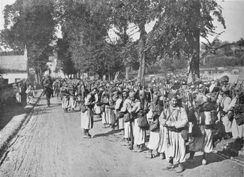 Turcos väntar på ordern att avancera, 1914