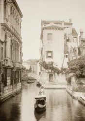 Utan titel II 8, c. 1890. [Gondola på kanalen, Venedig].