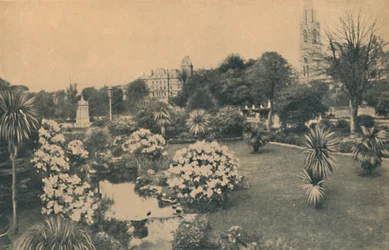 Upper Pleasure Gardens i Rhododendron Time, 1929