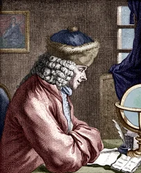 VOLTAIRE, Francois-Marie Arouet - porträtt av Voltaire som arbetar. Fransk författare, filosof, dramatiker, poet 1694-1778. 1700-talsgravyr. fjäderpenna
