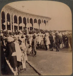 Veterans of the Mytery 1857 går in i amfiteatern i Durbar, Delhi, Indien, 1903