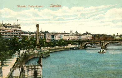 Victoria Embankment - London, 1906.