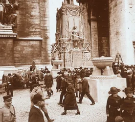 Segerfirande, civila vid Triumfbågen, Paris, Frankrike, juli 1919