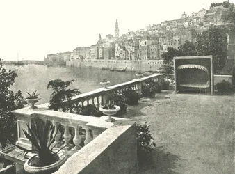Utsikt över staden från bukten, Menton, Frankrike, 1895.