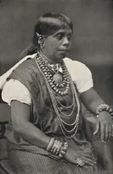 Distingerad singalesisk kvinna från Kandy, 1926