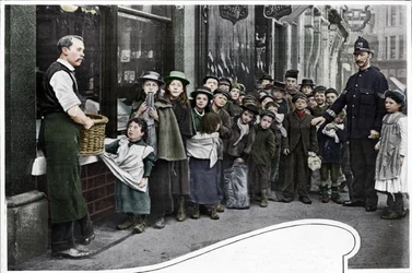 Väntar på matpaket, Cheapside, c1903 1903