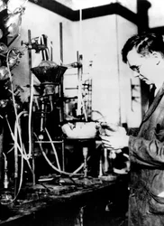 Wallace Hume Carothers, amerikansk industrikemist, c1927-1937
