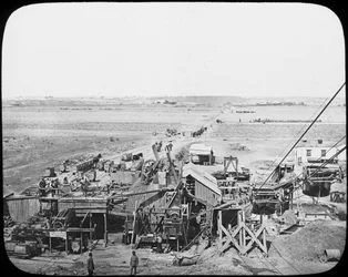 Tvättutrustning och golv vid en gruva, Sydafrika, c1890