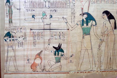 Vägning av den avlidnes hjärta mot sanningens fjäder från Egyptian Book of the Dea
