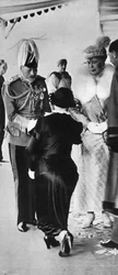 Västra London borgmästare och borgmästarinnor presenterade för kungen, Kensington, 1935, 1936