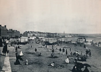 Weymouth - Allmän utsikt över staden och stranden, 1895