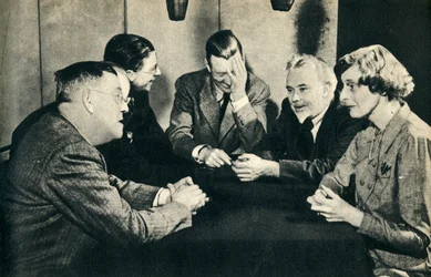 Vilken fråga! The Brains Trust i utlandssession med Donald McCullough, 1942.