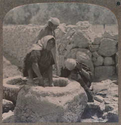 Kvinnor som drar vatten vid Magi-fontänen, på vägen till Betlehem, c1900
