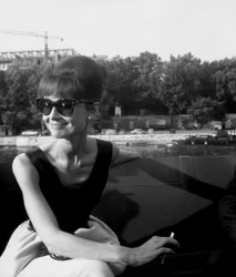 Skådespelerskan Audrey Hepburn på uppsättningsfilmen Paris "Paris When It Sizzles" 13 juli 1962