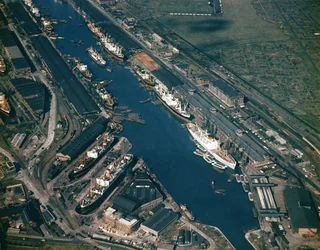 Flygfoto över Royal Albert Docks, öppnade 1880