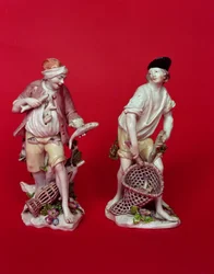 Chelsea figurer av berusade fiskare efter Meissen original c.1755