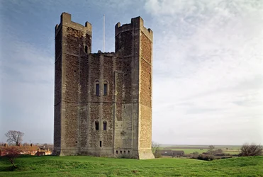 Orford Castle, Exteriör vy av kvarnen (1165-72), Suffolk, Storbritannien