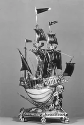 Burghley Nef, nautilusskal monterat i silver och paketförgyllt av Pierre le Flamand, 1482-83