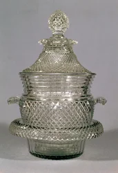 Vinkylare, ca 1815-20 (skuret glas)
