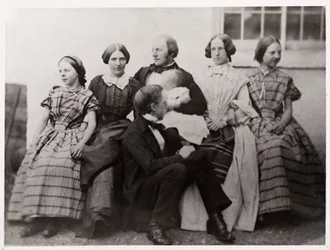 Alexander Parkes, engelsk uppfinnare och kemist, med sin familj, ca 1870
