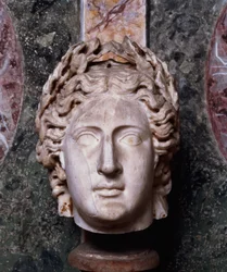 Apollo av Mantua, romersk kopia av ett grekiskt original från 500-talet f.Kr. (marmor)
