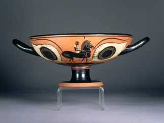Attisk ögonkopp med svart figur, med tillagd röd och vit dekoration föreställande en häst och ryttare, 480-450 f.Kr. (keramik)