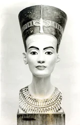 Byst av drottning Nefertiti, framifrån, kopia av bysten i Egyptiska museet, SMPK, Berlin