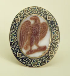 Kameo av en örn på en gren, siciliansk, ca 1240 (sardonyx)