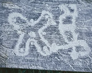 Kamunisk ros, kopia av hällristningar i Valcamonica-dalen, kolteckning, frottageteknik