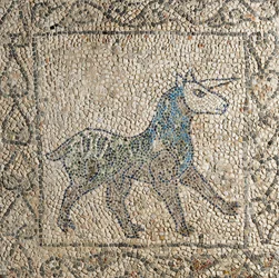 Church of Saint John Evangelist, fjärde korståget, fragment av mosaikgolv som representerar enhörning, Ravenna, Emilia-Romagna, Italien