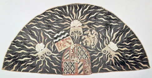 Korkåpa av svart sammet med påsytt broderi med hertigen av Burgunds vapen, Södra Nederländerna, ca.1476
