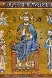 Motfasad: mosaik "Kristi majestät på tronen mellan de heliga Petrus och Paulus", XII-talet, Palatinska kapellet, Kungliga palatset eller Palazzo dei Normanni (Normandernas palats), Palermo, Sicilien, Italien (foto)