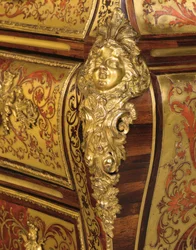 Detalj av en Regence Boulle intarsiakommod en tombeau, 1700-1800-tal