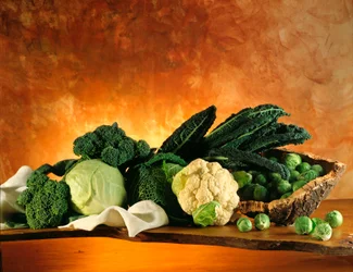 Diet: stilleben med kål (broccoli, blomkål, brysselkål).