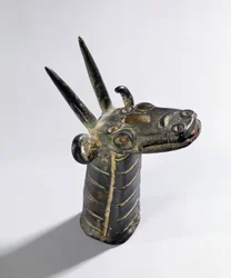 Drake, symbol för guden Marduk, sen assyrisk period, c.800-600 f.Kr. (brons)