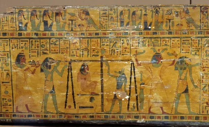 Egypten: detalj av sarkofagen i Khonsoure, som representerar gudinnan Nut och vikten av den avlidnes själ. Medelhavets arkeologiska museum, Marseille