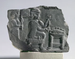 Elamit-kvinna som spinner, neo-elamitperiod, c.700-600 f.Kr. (bitumen)