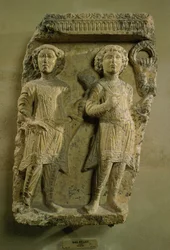 Fragment av en basreliefplakett föreställande två soldater, från Palmyra, 2:a århundradet (sten)