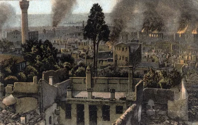 Grekland, Saloniki (eller Thessaloniki): utsikt över den övre staden delvis bränd, troligen under branden 1917 - Vykort 1914-1918