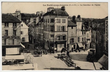 Ile de France, Seine et Marne (77), Ferte-sous-Jouarre (Ferte-sous-Jouarre): kyrkans vägskäl - Vykort sent 1800-tal - början av 1900-talet